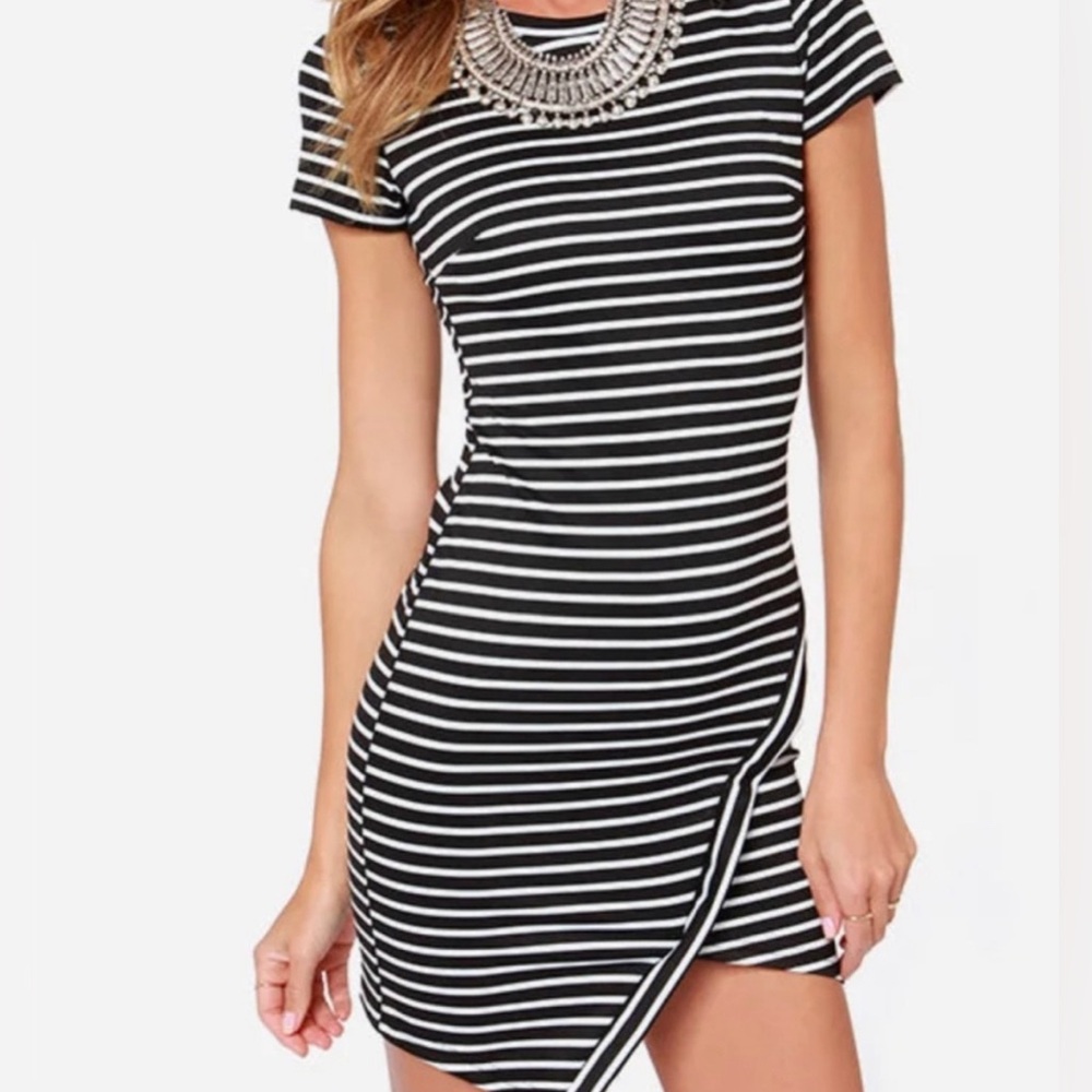 [Free add on item] Asymmetrical hem bodycon dress